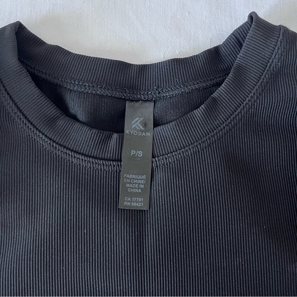 Kyodan Women’s Black Ribbed Cropped Activewear or Everyday Long Sleeve - Picture 6 of 8